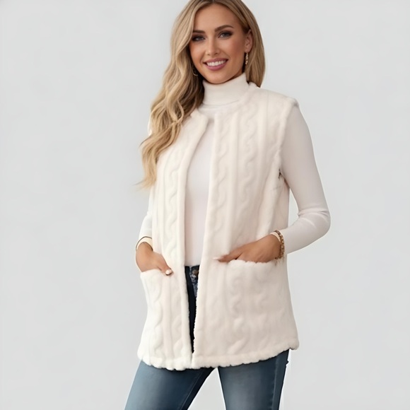 Teddy Vest With Pockets - Picture 1 of 7